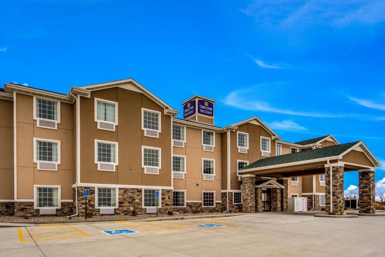 Cobblestone Hotel & Suites - Cozad Exterior photo